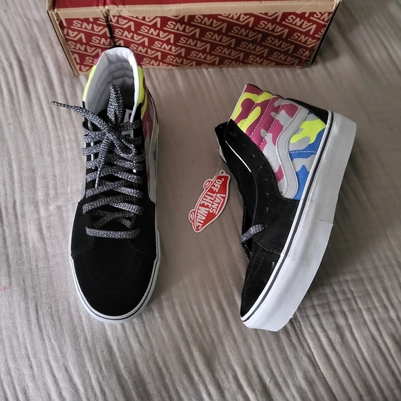 Vans Shoes - Vans SK8-Hi Platform 2.0 Women After Dark Camo VNOA3TKNTUR (2019)